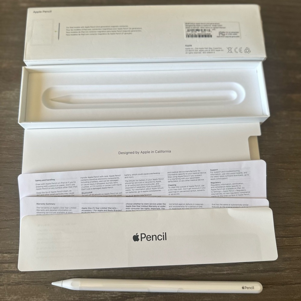 Apple Pencil - Sleek White Design